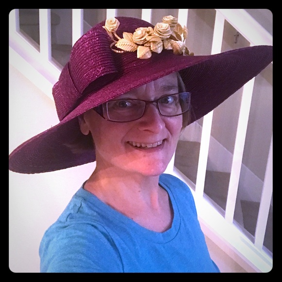 Meet your Posher, Jennifer - Picture 5 of 5